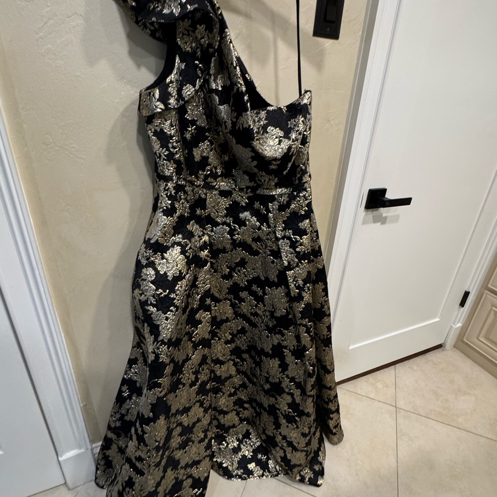 Antonio Melani Black & Gold Brocade Gown – Size 14 – NEW - Picture 6 of 10
